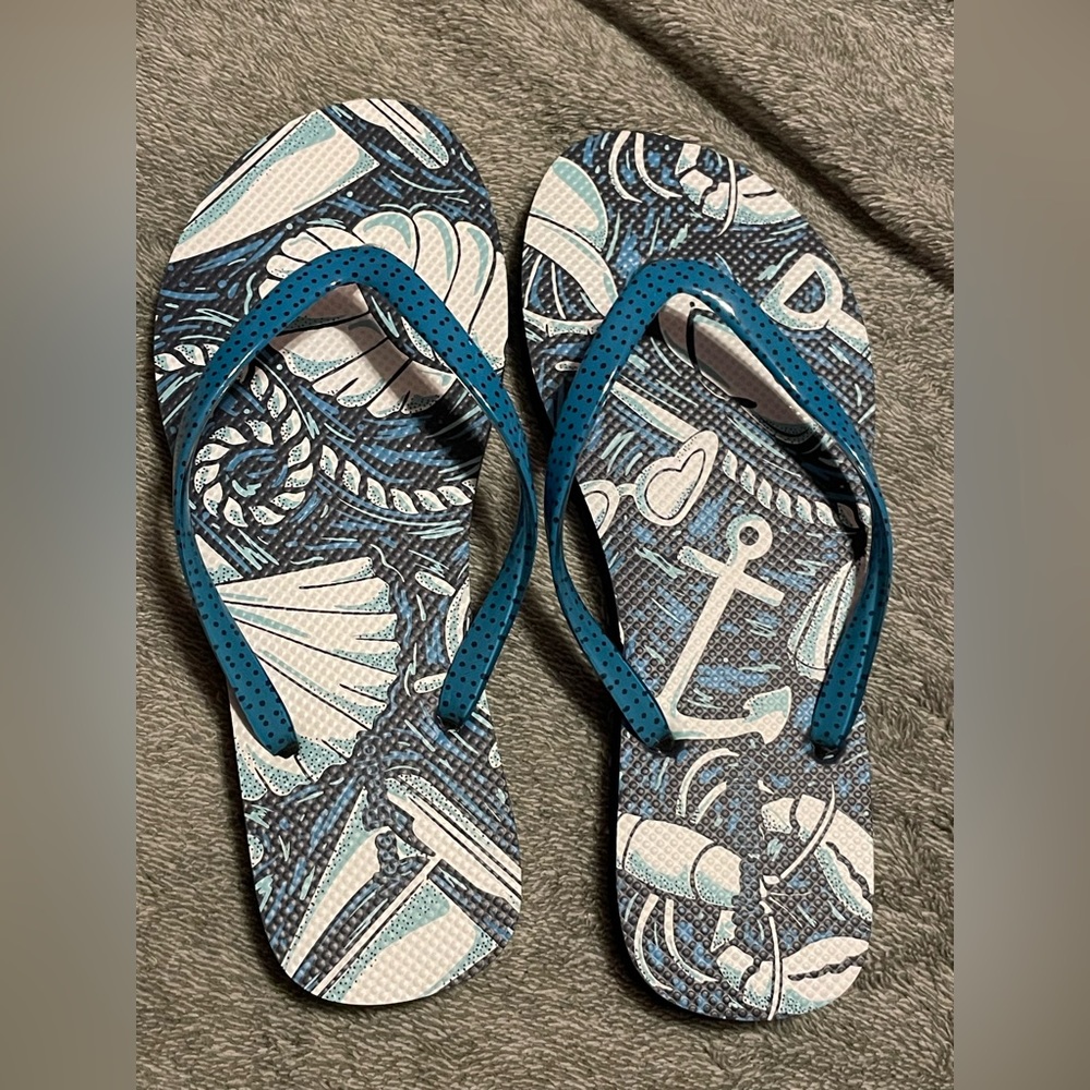 NWOT- Vera Bradley- Flip Flops- Size Medium (7-8)